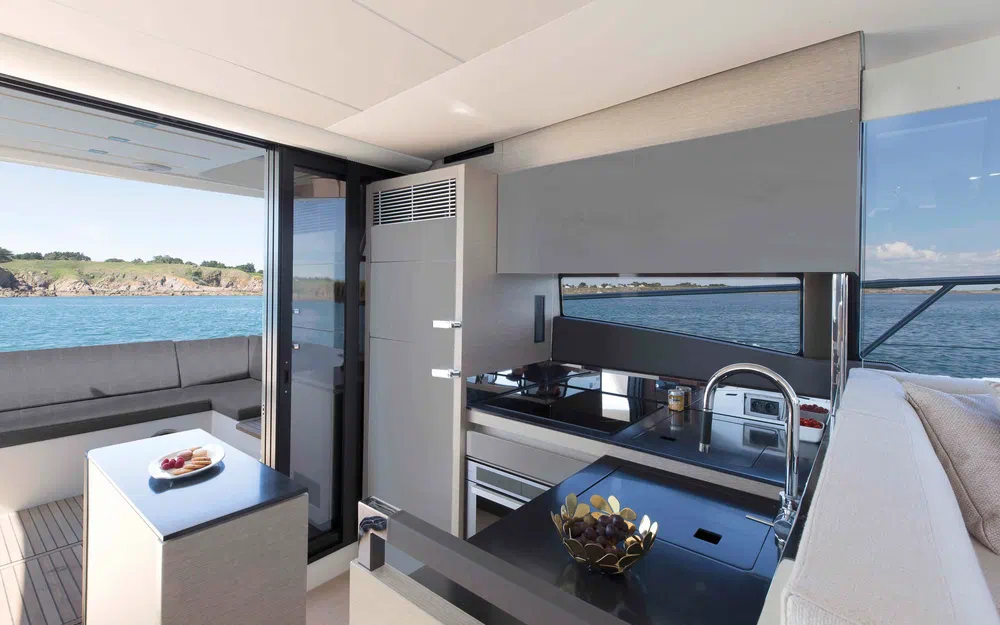 slider 9 Jeanneau Prestige 520