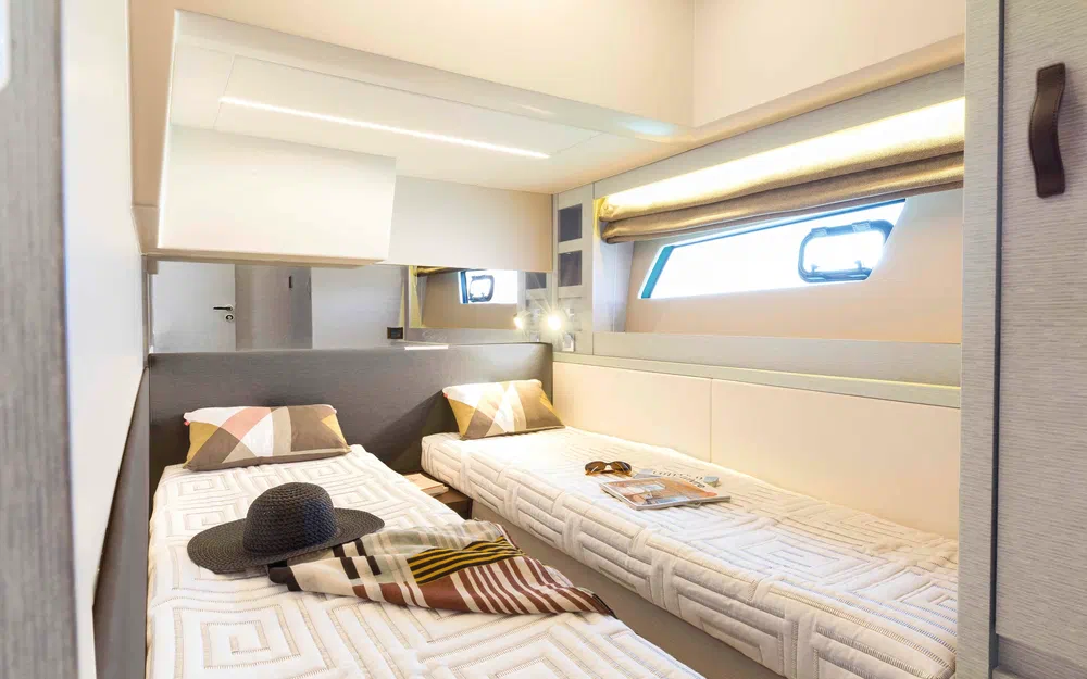 slider 11 Jeanneau Prestige 520