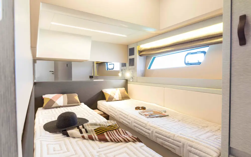 slider 11 Jeanneau Prestige 520 S