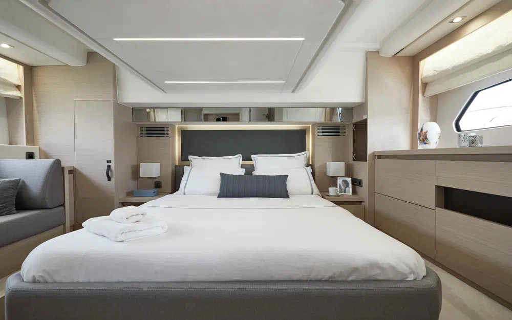 slider 12 Jeanneau Prestige 460 Fly