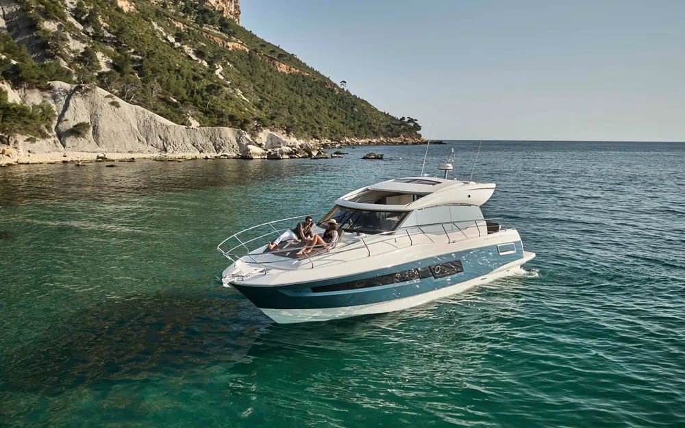 slider 3 Jeanneau Prestige 460 Fly