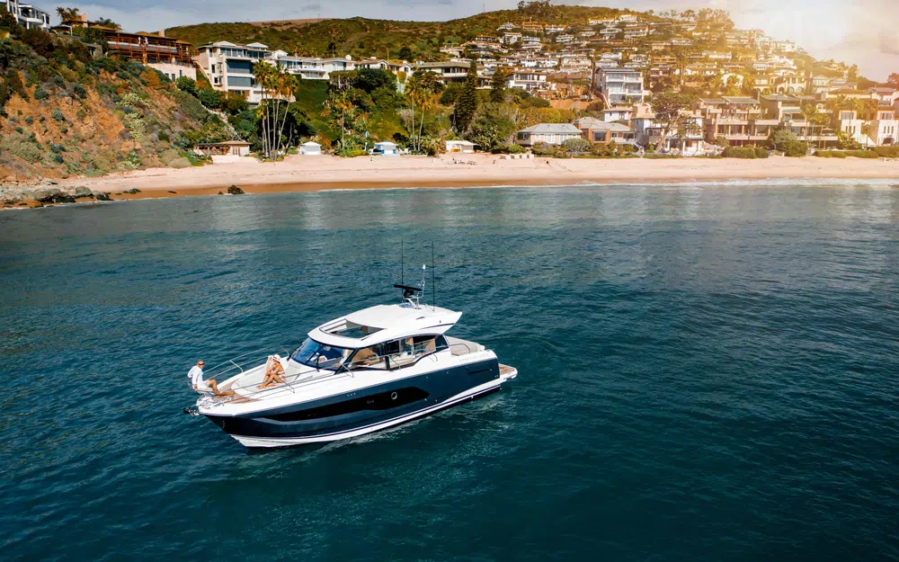 slider 1 Jeanneau Prestige 420 Fly