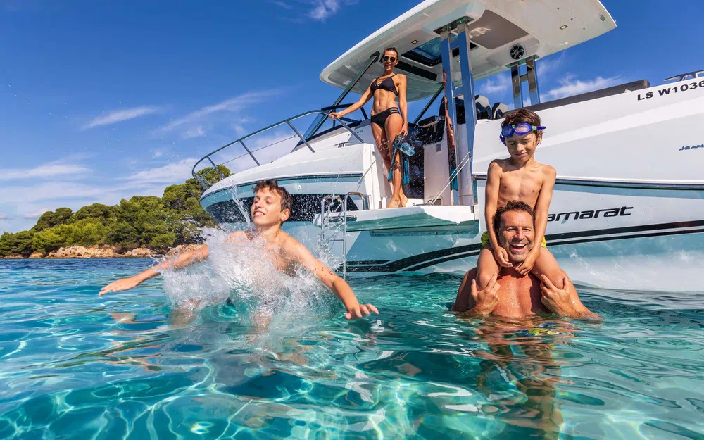 slider 3 Jeanneau Cap Camarat 10.5 WACap Camarat 10.5 Wa Serie 2