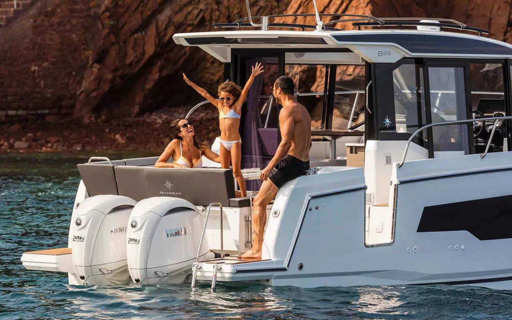 slider 3 Jeanneau Merry Fisher 895