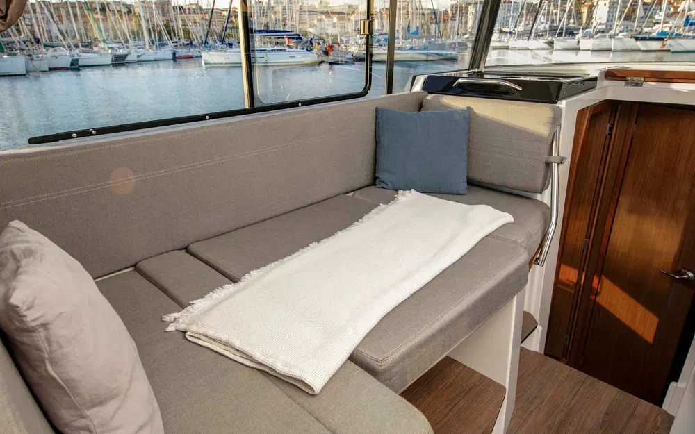 slider 6 Jeanneau Merry Fisher 895