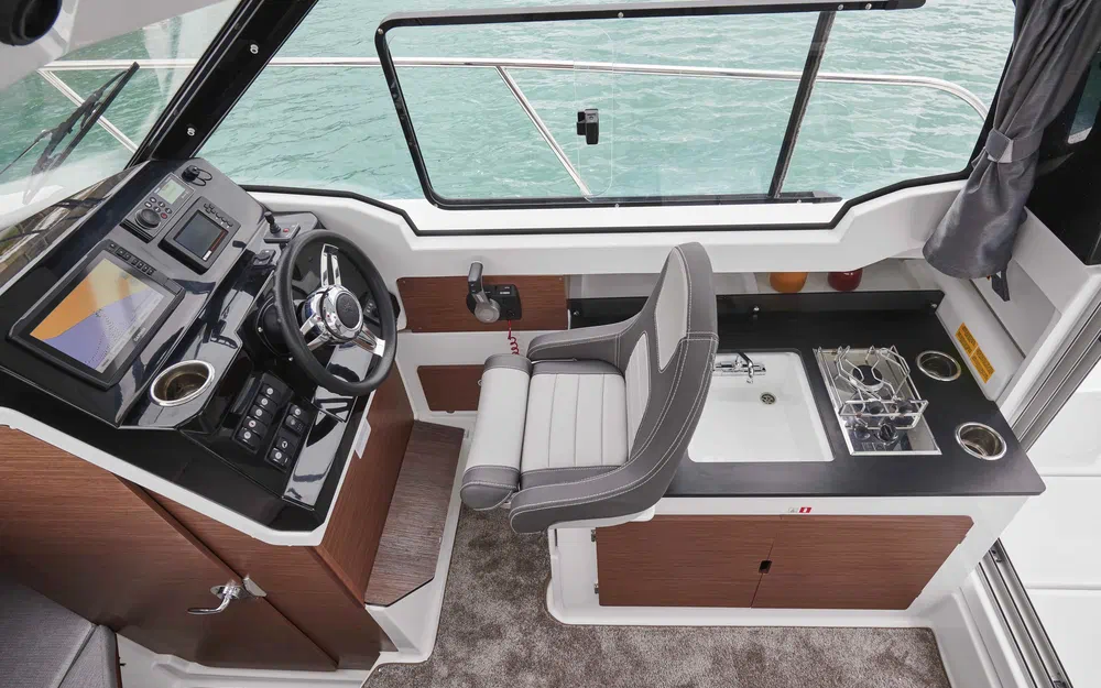 slider 8 Jeanneau Merry Fisher 795