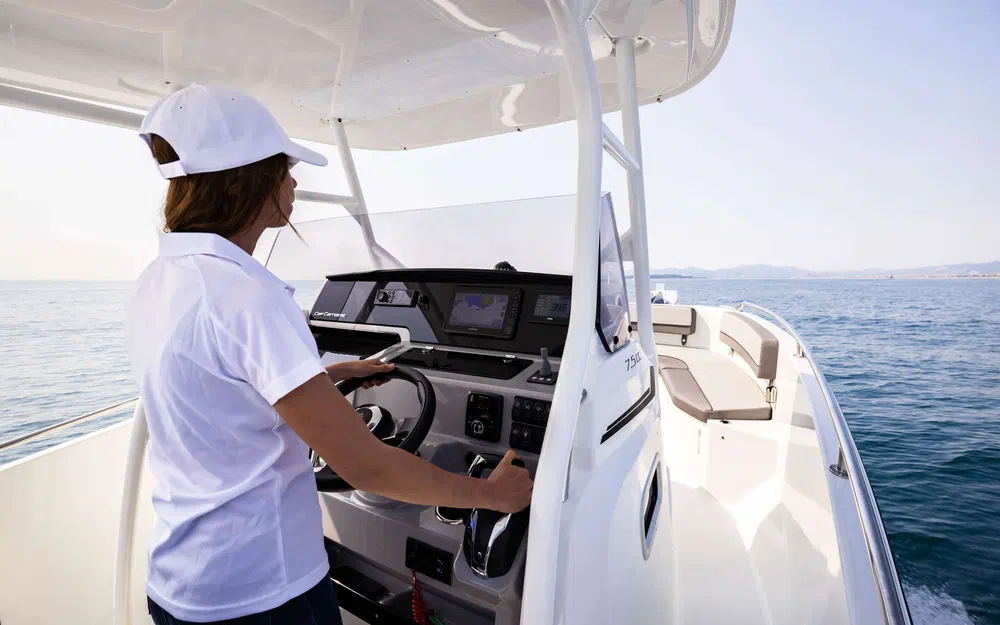 slider 6 Jeanneau Cap Camarat 7.5 CC