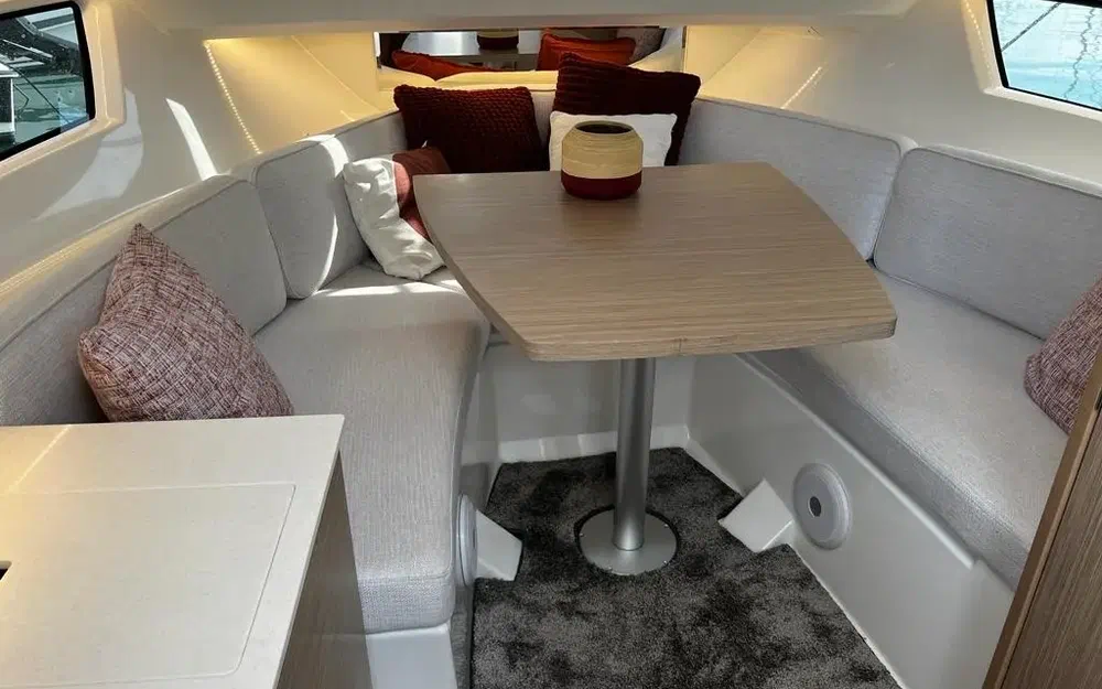 slider 3 Jeanneau Cap Camarat 9.0 WA