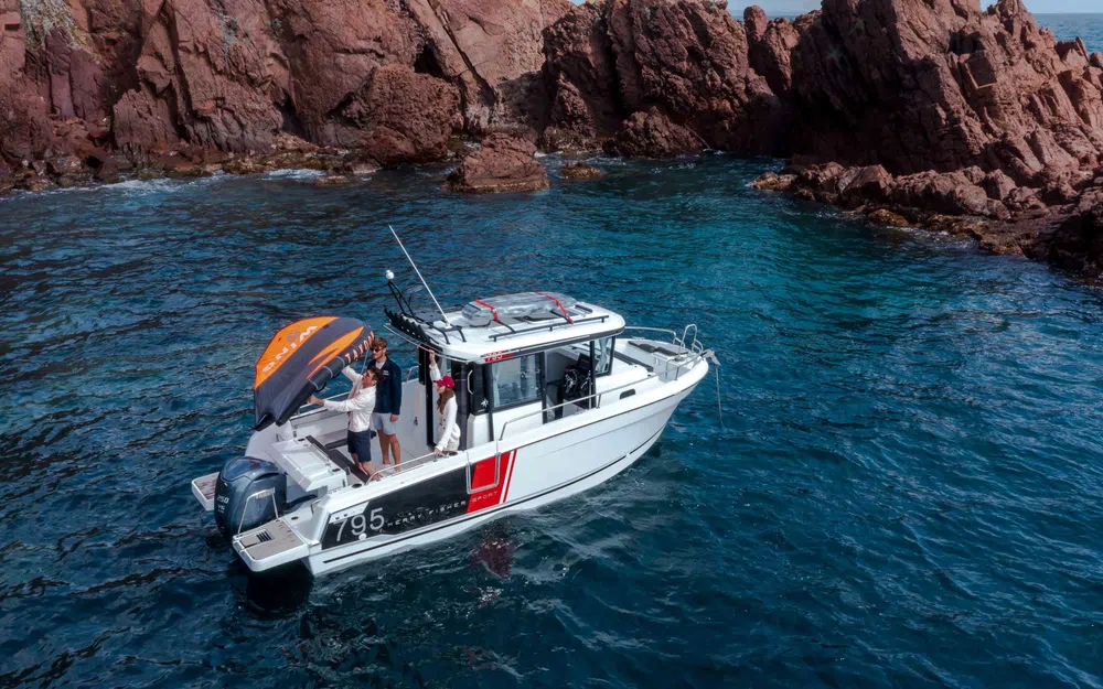 slider 2 Jeanneau Merry Fisher 795