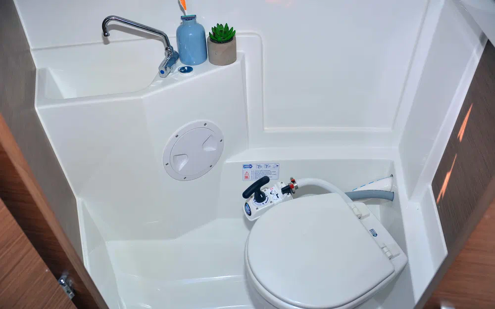 slider 10 Jeanneau Merry Fisher 695