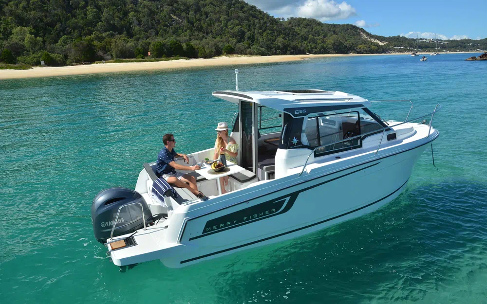 slider 1 Jeanneau Merry Fisher 695