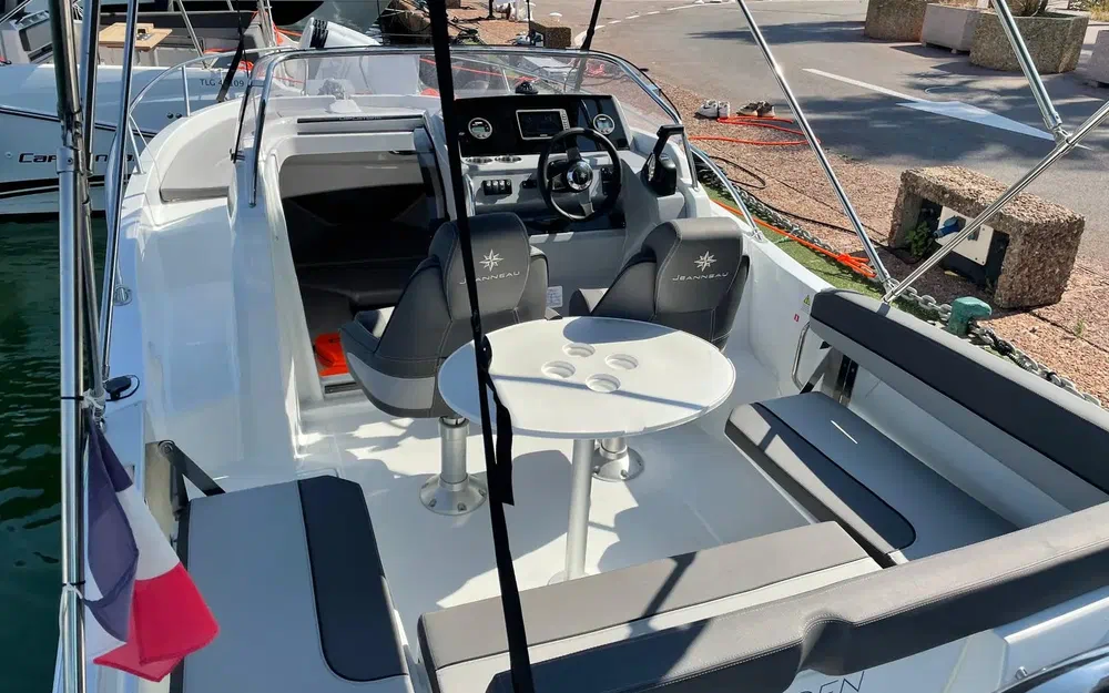 slider 2 Jeanneau Cap Camarat 6.5 WA