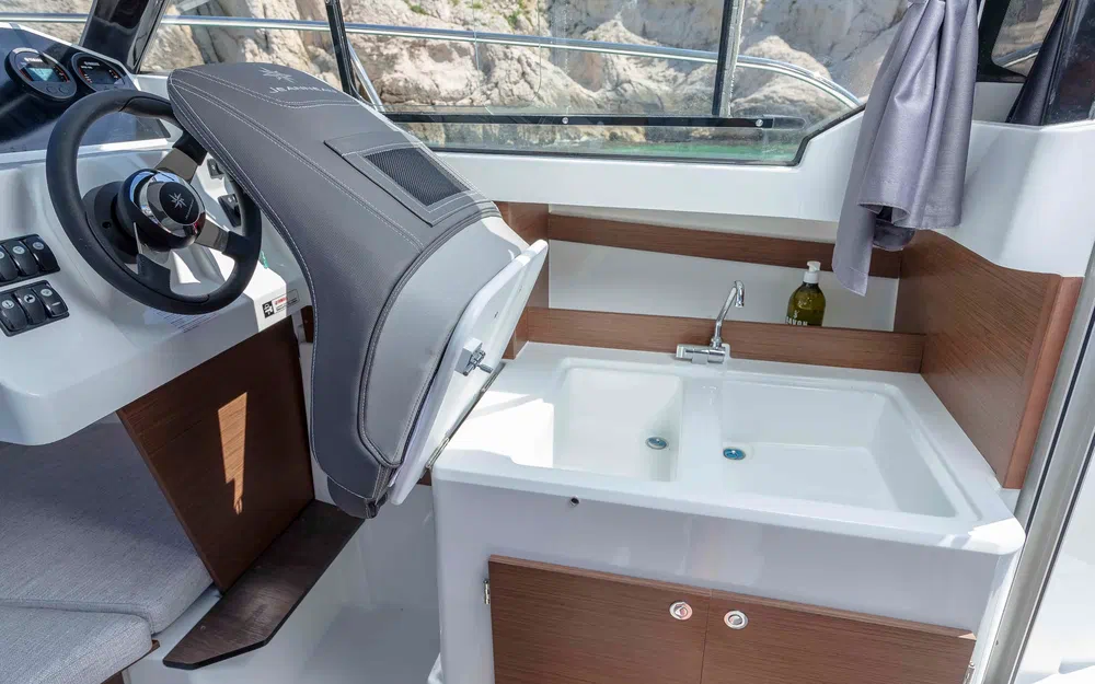 slider 9 Jeanneau Merry Fisher 605