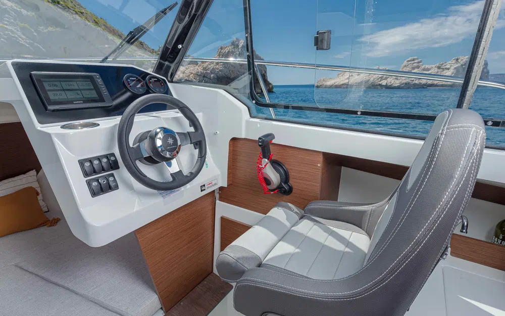 slider 8 Jeanneau Merry Fisher 605