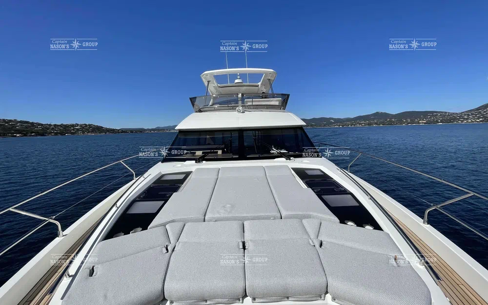 slider 8 Jeanneau Prestige 630