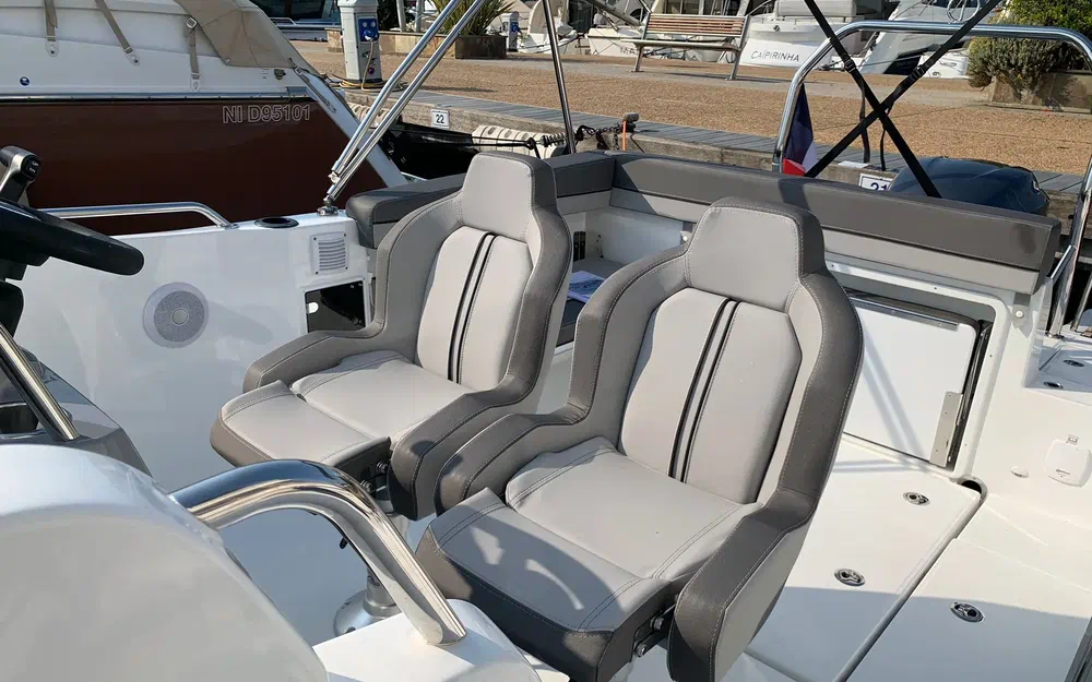 slider 3 Jeanneau Cap Camarat 7.5 CC