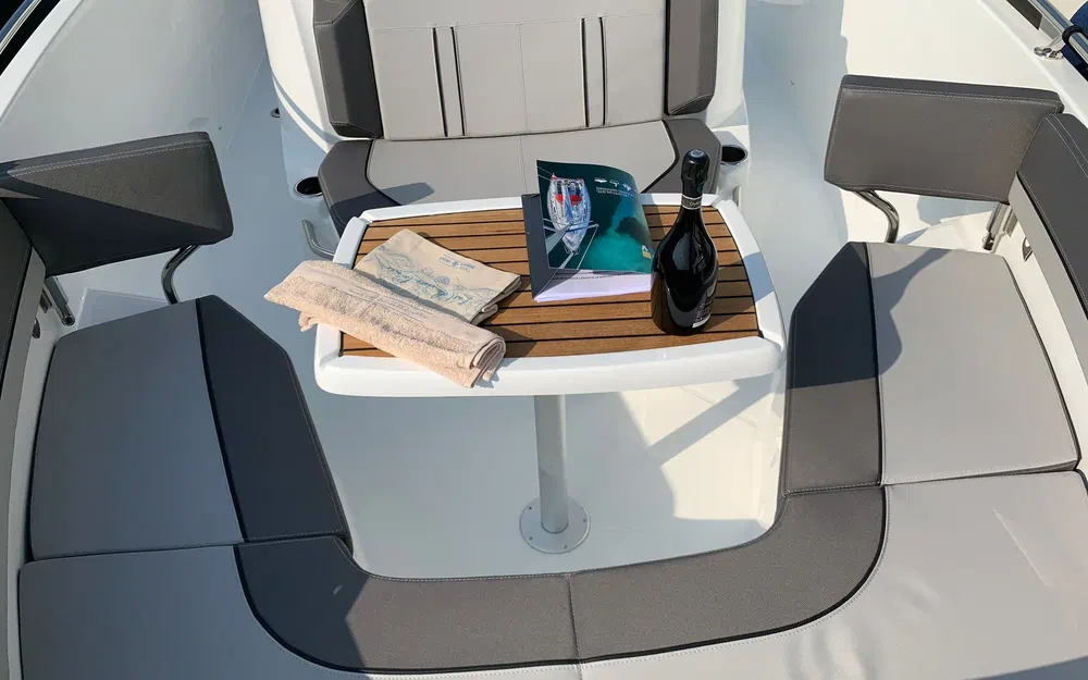 slider 6 Jeanneau Cap Camarat 7.5 CC