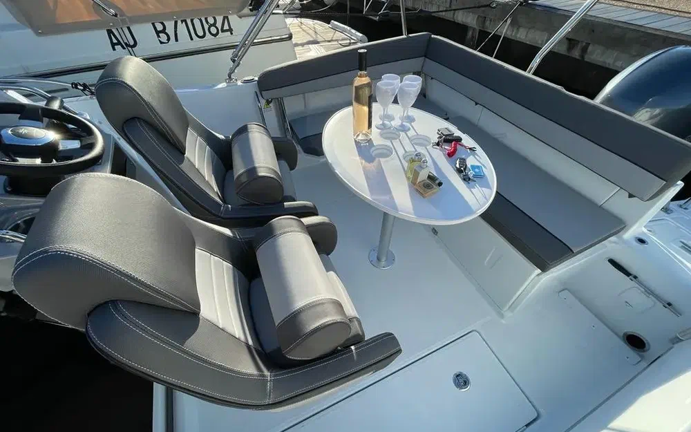 slider 1 Jeanneau Cap Camarat 6.5 CC