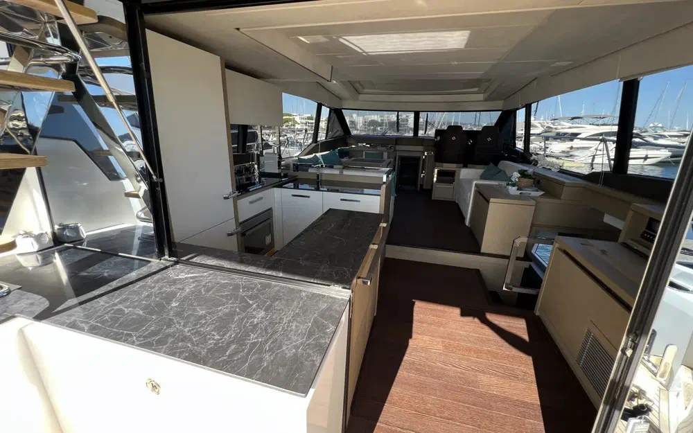 slider 12 Jeanneau Prestige 630