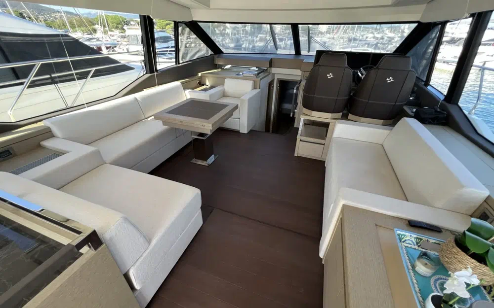 slider 15 Jeanneau Prestige 630