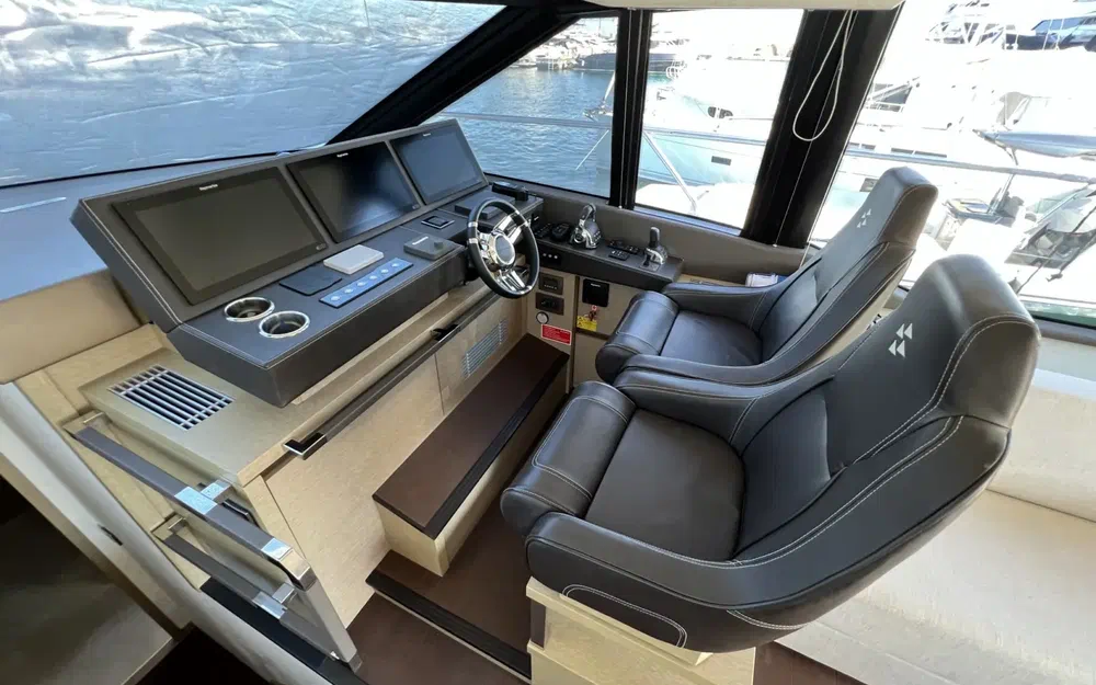 slider 18 Jeanneau Prestige 630