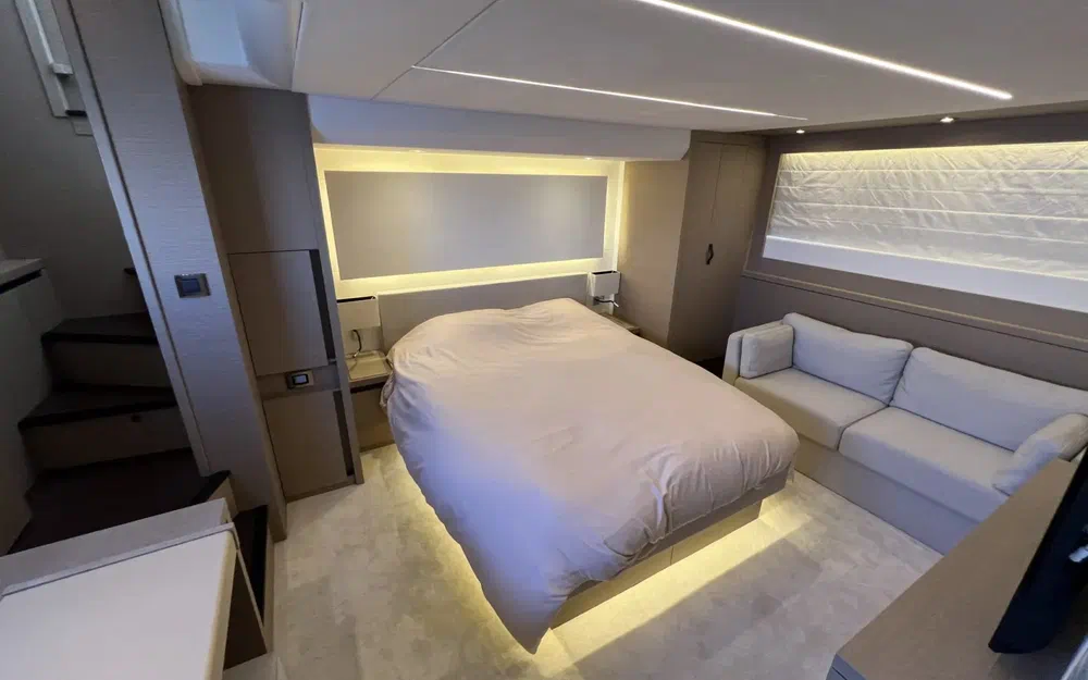 slider 19 Jeanneau Prestige 630