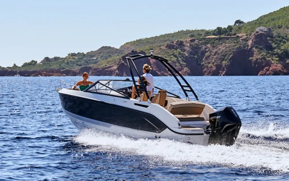slider 2 Quicksilver  675Bowrider
