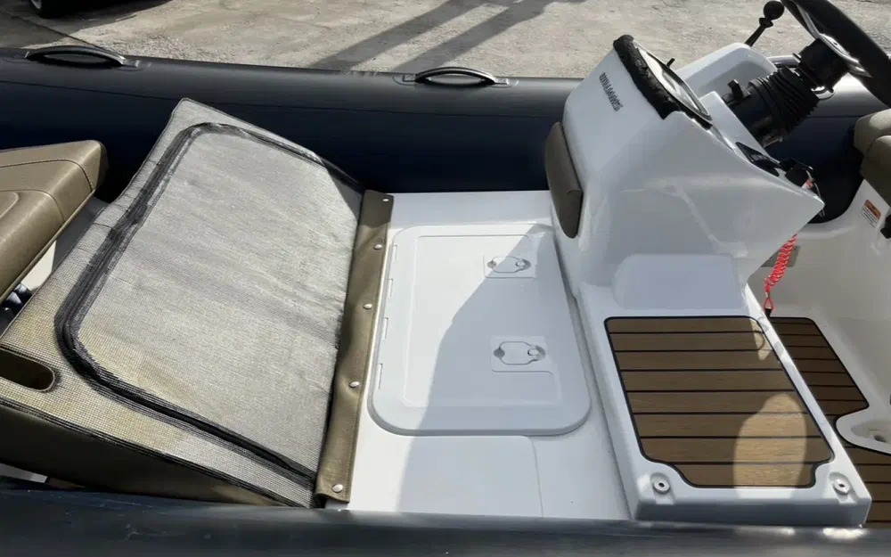 slider 10 Williams Performance Tenders Sportjet 435