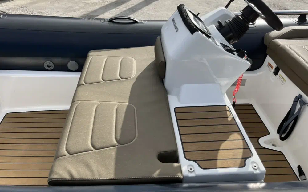 slider 11 Williams Performance Tenders Sportjet 435