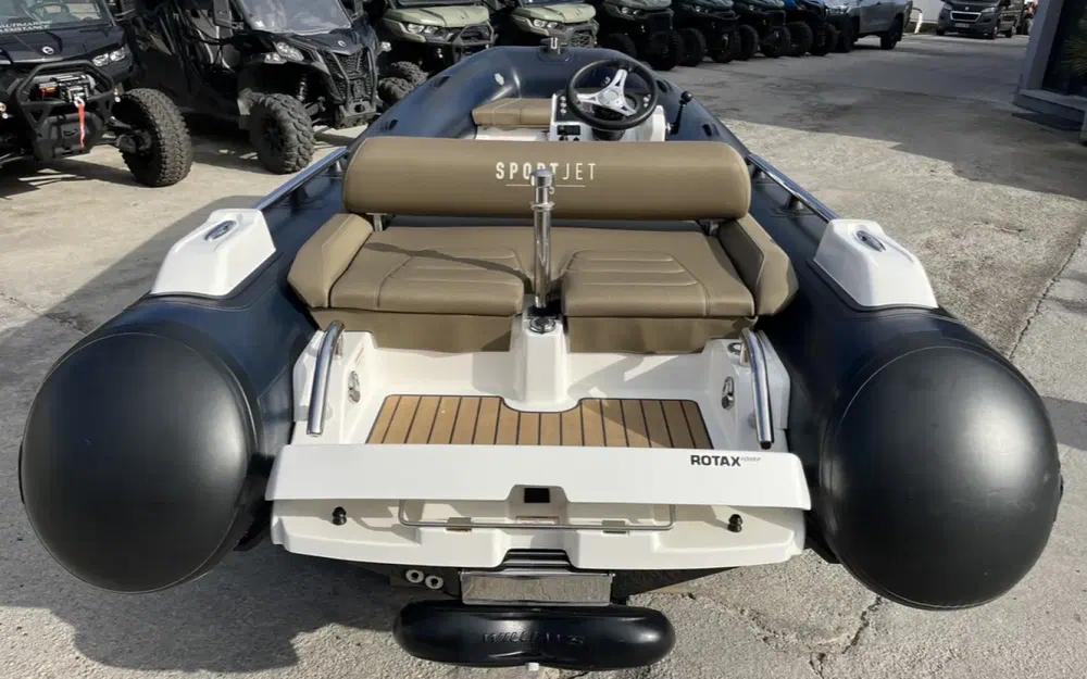 slider 8 Williams Performance Tenders Sportjet 435