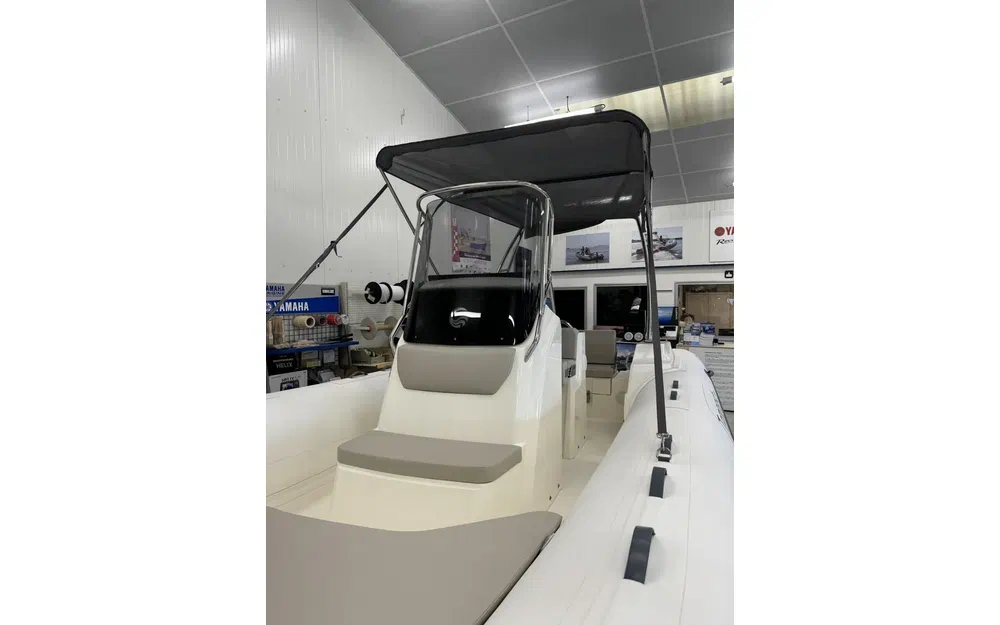 slider 4 Capelli Tempest 700