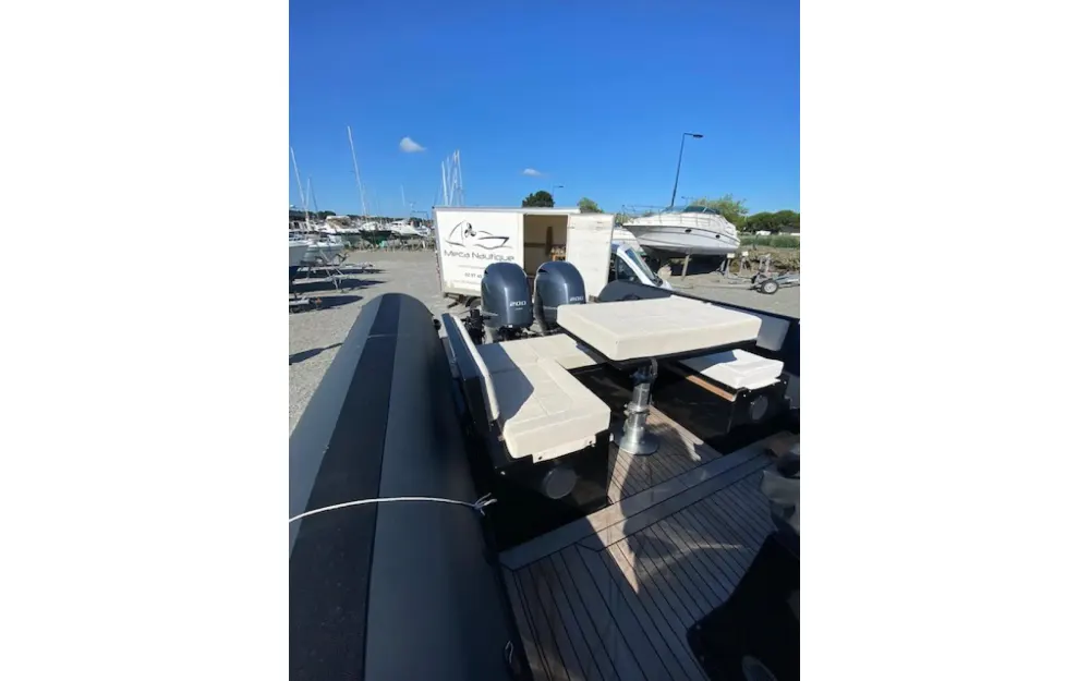 slider 9 Sea Water Phantom 280