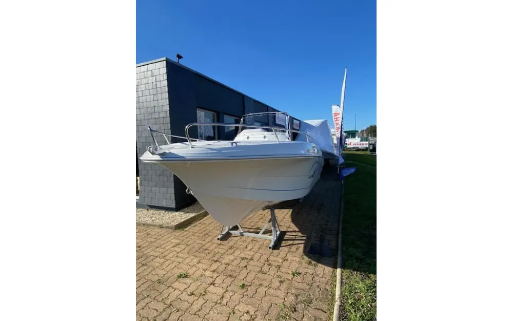 slider 1 Pacific Craft  545 Open
