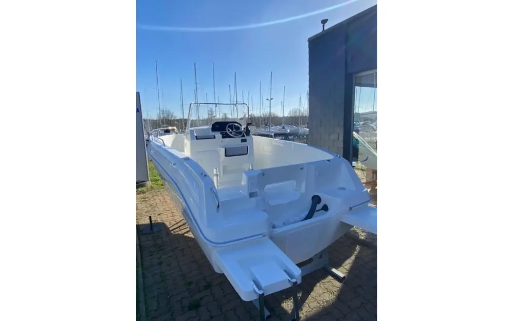 slider 2 Pacific Craft  545 Open
