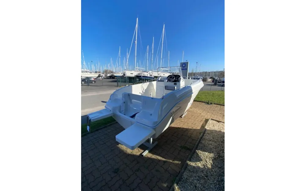 slider 3 Pacific Craft  545 Open