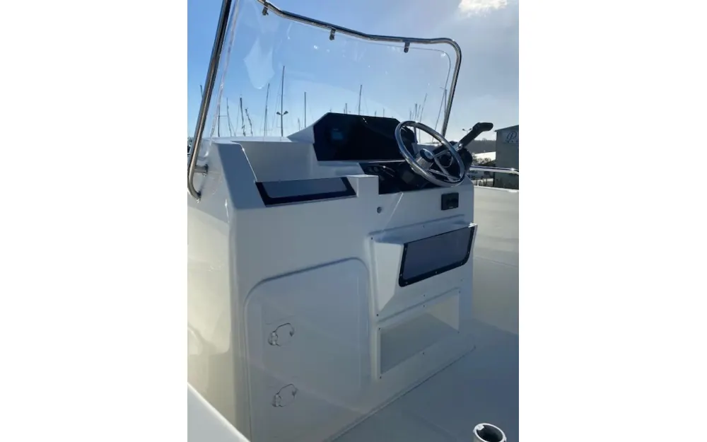 slider 6 Pacific Craft  545 Open