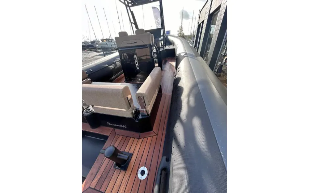 slider 8 Sea Water Phantom 260