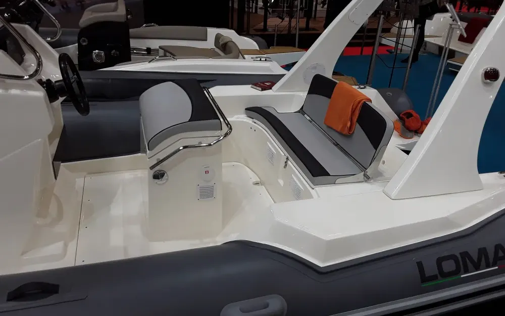 LomacLomac 710 Turismo
