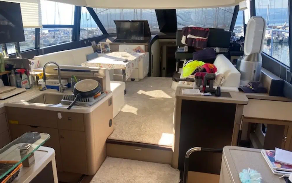 slider 13 Prestige Yachts 550 Fly
