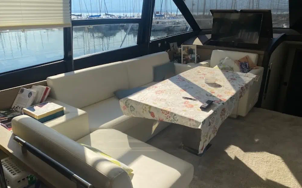 slider 14 Prestige Yachts 550 Fly