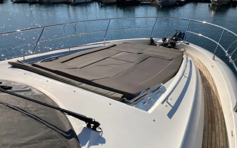 slider 6 Prestige Yachts 550 Fly