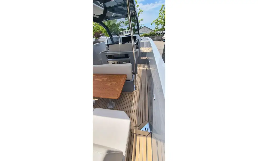 slider 21 Rand Boats Escape 30