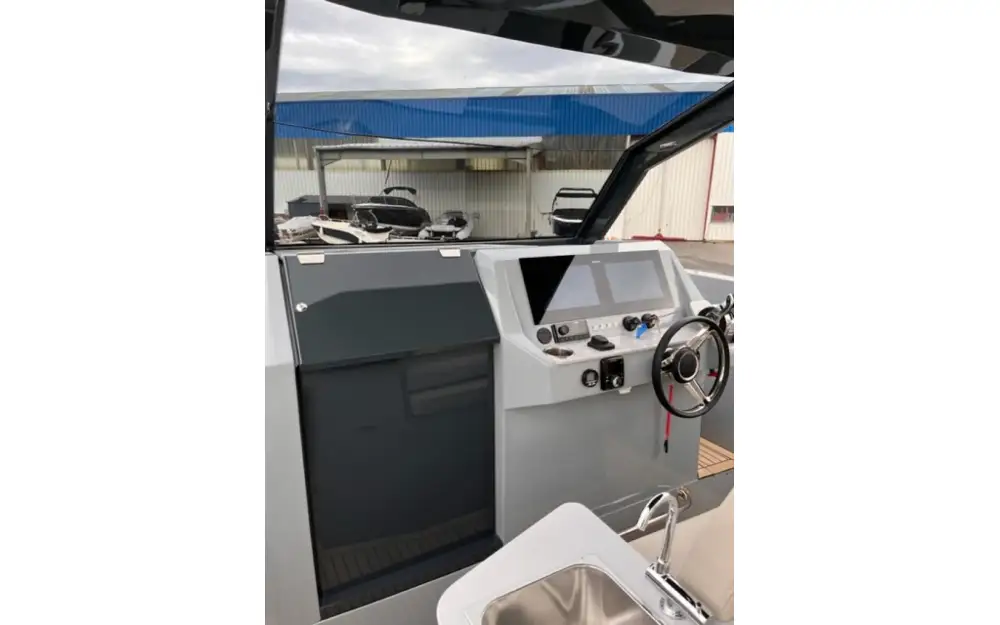 slider 7 Rand Boats Escape 30