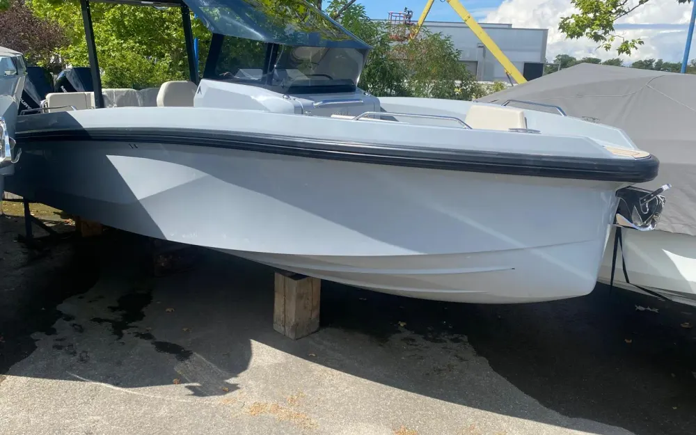 slider 0 Rand Boats Roamer 29