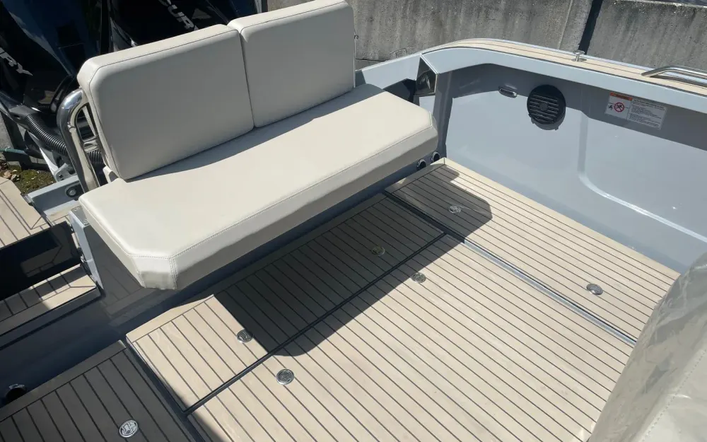 slider 3 Rand Boats Roamer 29