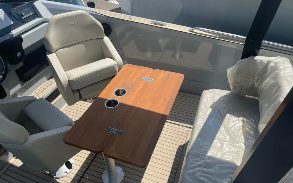 slider 5 Rand Boats Roamer 29
