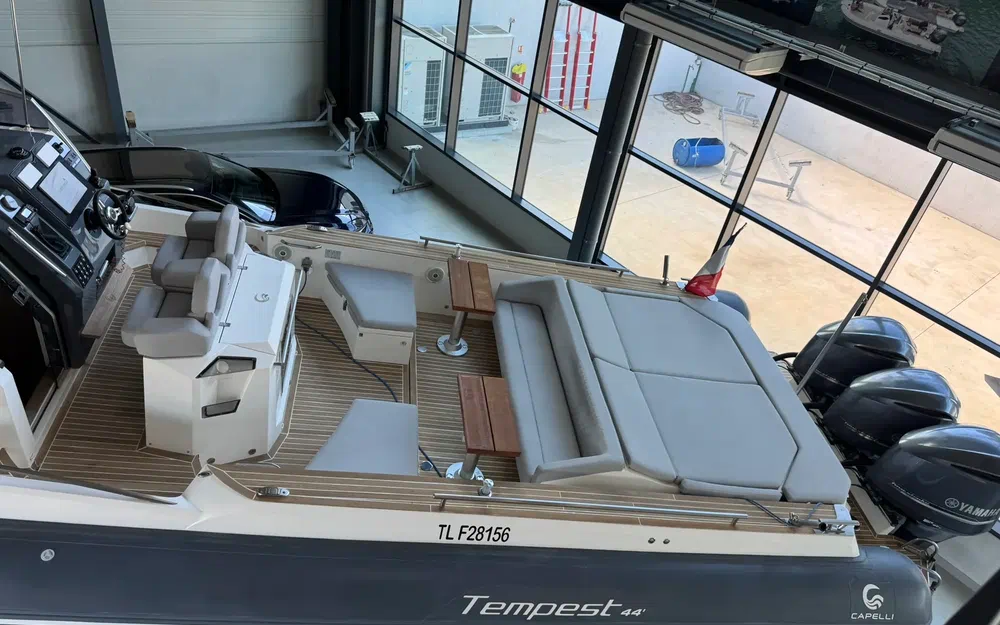 slider 20 Capelli Tempest 44