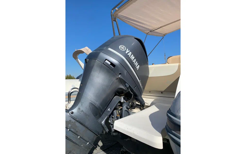 slider 1 Capelli Tempest 775 Luxe