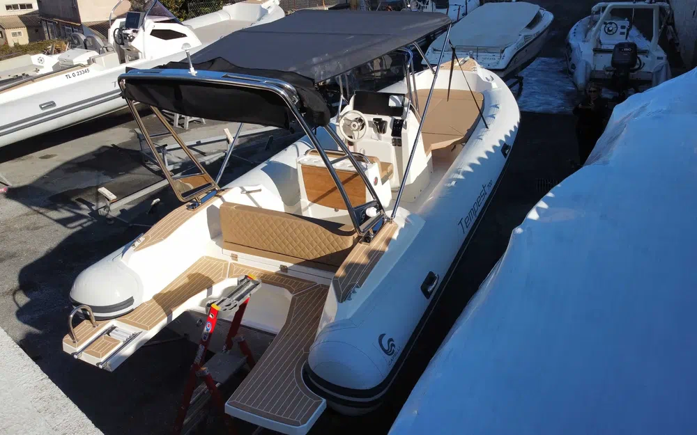 slider 11 Capelli Tempest 700 Open