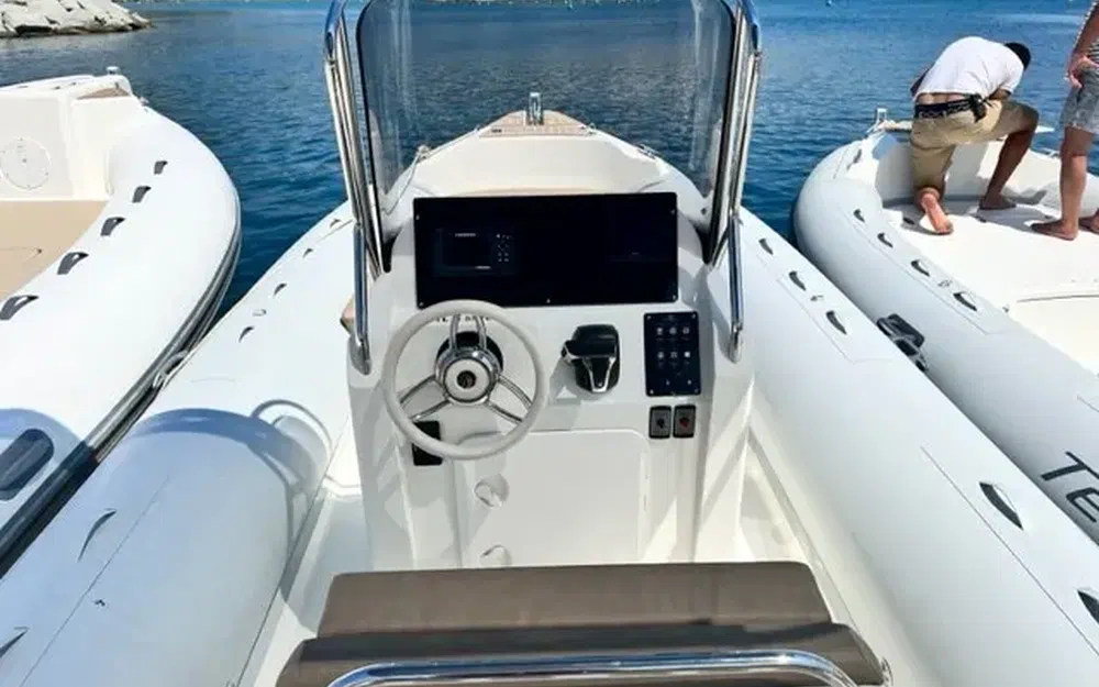 slider 4 Capelli Tempest 700 Open